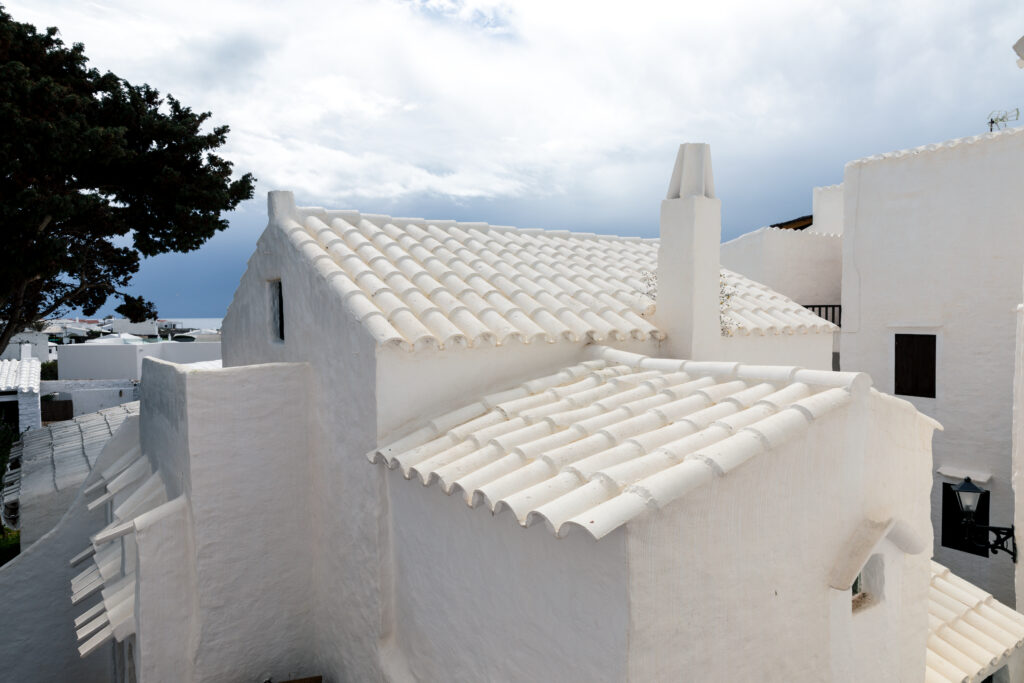 thvillers voyage minorque village blanc